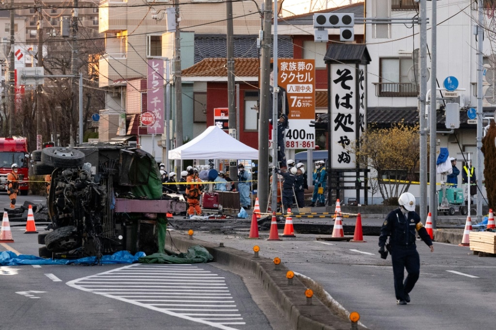 Japan sinkhole grows to almost Olympic pool length