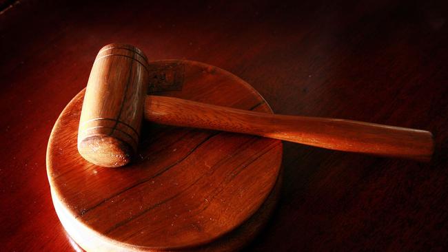 Man pleads guilty to aggravated robbery in Central Australia.