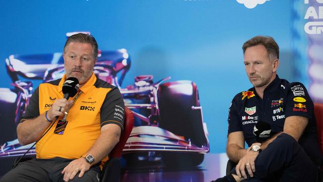 McLaren Chief Executive Officer Zak Brown (L) and Red Bull Racing's British team principal Christian Horner (R) had a frosty media session in Austin on Sunday. (Photo by Jim WATSON / AFP)