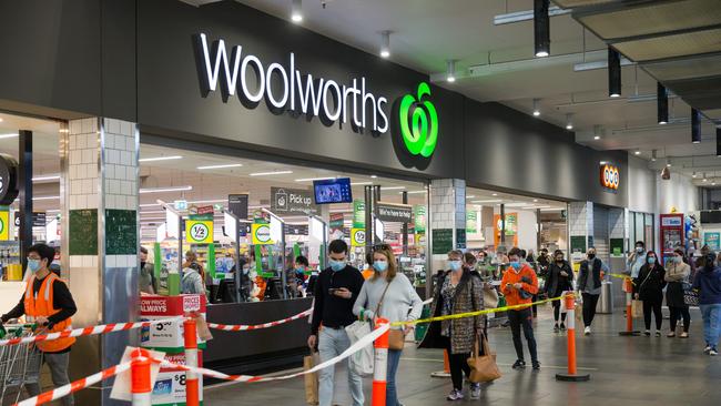 Lines of shoppers seen at Woolworths South Melbourne