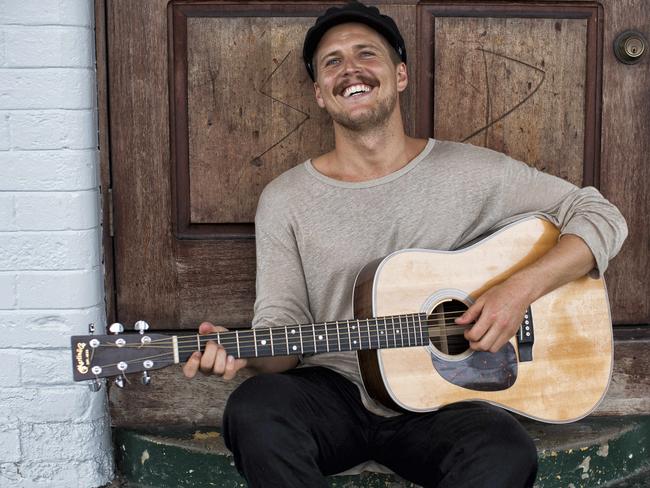 29/03/2018: Portrait of Byron Bay based folk musician Ziggy Alberts in Byron Bay. Photo by Natalie Grono