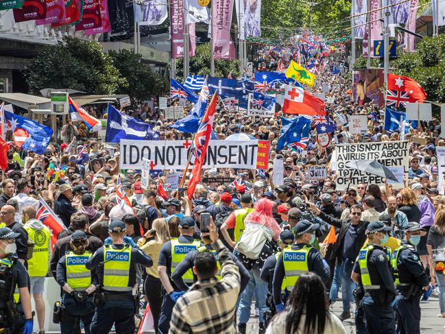 Pandemic protest met with counter-rally in CBD