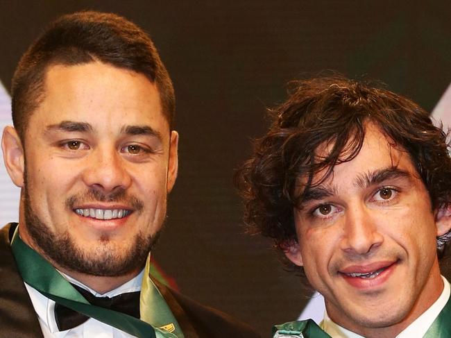 SYDNEY, AUSTRALIA - SEPTEMBER 29:  Jarryd Hayne (L) and Johnathan Thurston (R) pose after being presented as joint winners of the Dally M Medal at the Dally M Awards at Star City on September 29, 2014 in Sydney, Australia.  (Photo by Matt King/Getty Images)