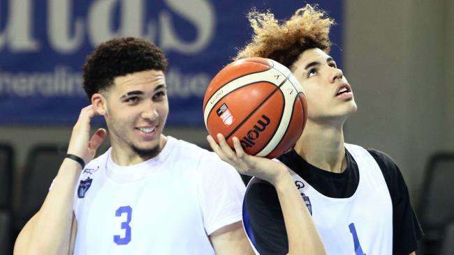 BallBrothersWorld on X: LaMelo Ball flicks up in his new