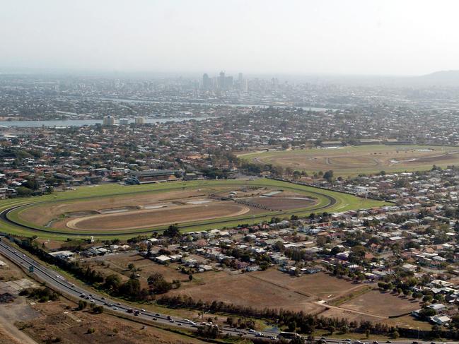 Aerial pic of Eagle Farm and Doomben (left) race couses with Brisbane in background... ... Pic David Sproule 14-10-04