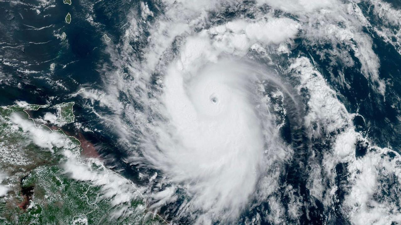 Karayipler güçlü Beril Kasırgasına hazırlanıyor