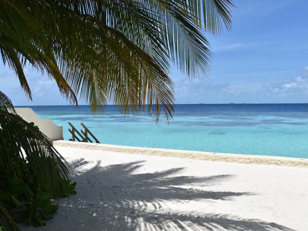 Jennifer Hawkins and husband Jake Wall share a series of breathtaking snaps from their stay at PER AQUUM Huvafen Fushi Maldives. Picture: Facebook