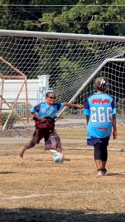 82yo grandmother plays keeper in women’s football match