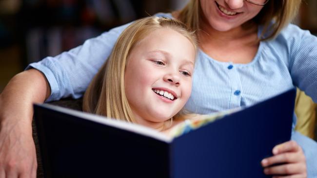 Parents can help their child with reading and to develop their literacy skills. For Kids News and Hibernation