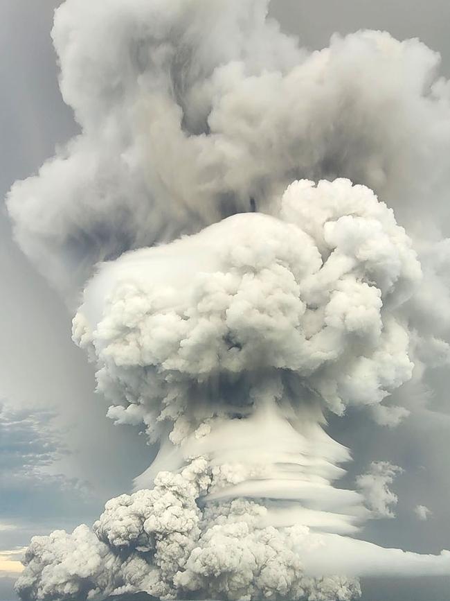 Eruption witnessed by TGS observer team on January 14, at 5:14pm. Picture: Taaniela Kula/TGS.