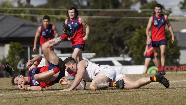 SFL: Chelsea Heights’ Jessie Odell and Barama Blow of Caulfield Bears collide. Picture: Valeriu Campan