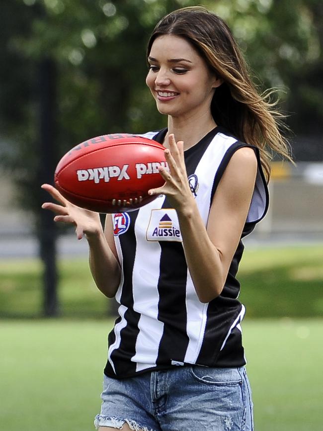 Yep, that’s Model Miranda Kerr wearing a Collingwood jumper.