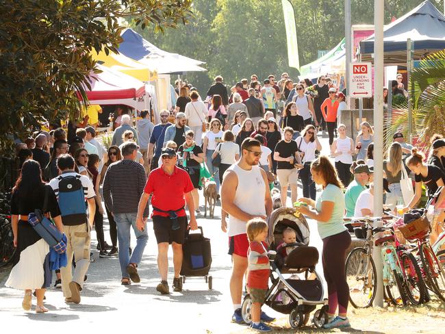 Crowds at the Powerhouse Brisbane Markets, New Farm. Photographer: Liam Kidston.