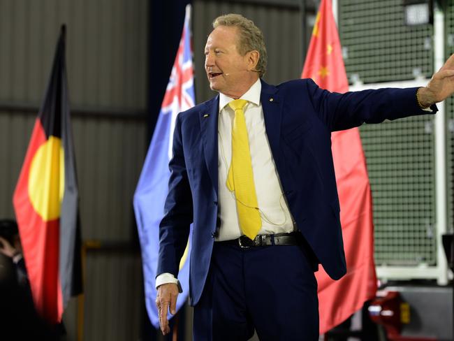 PERTH, AUSTRALIA _Newswire photos JUNE 18 2024., Premier Li  visits Fortestcue in Hazelmere. With Andrew "Twiggy" Forrest showing him around the work shop., Dr Forrest signs a workers shirt. Meeting the Fortescue workers., Picture NCA Newswire /  Sharon Smith