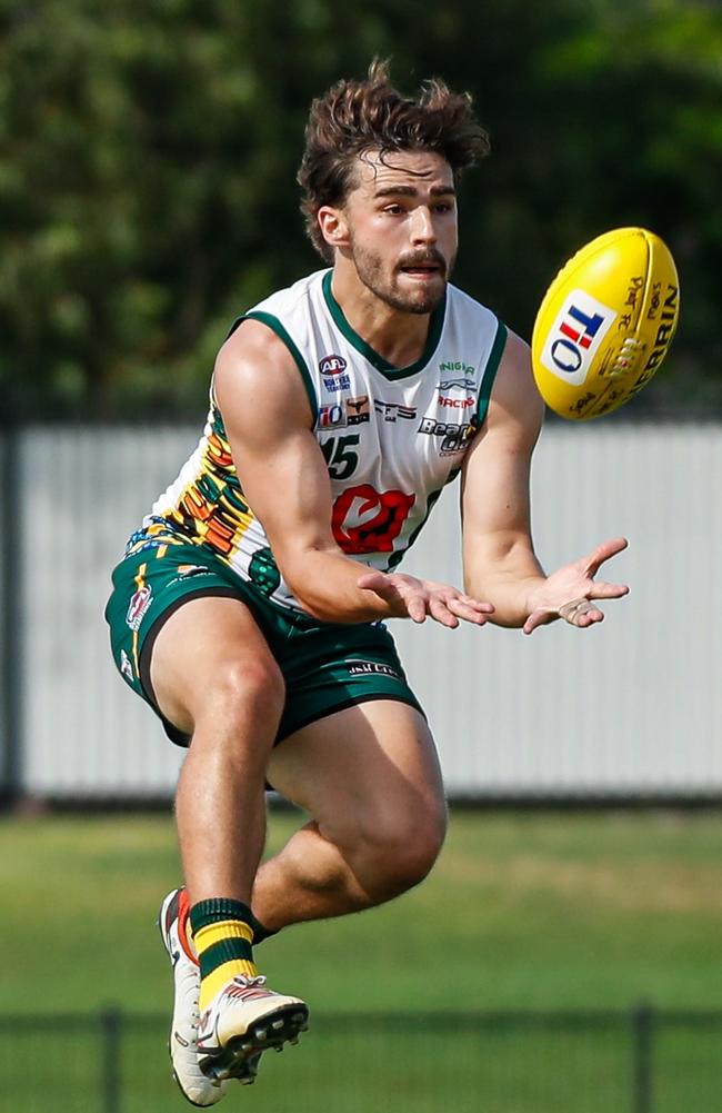 Thomas Miller playing for PINT in the 2024-25 NTFL season. Picture: Celina Whan / AFLNT Media