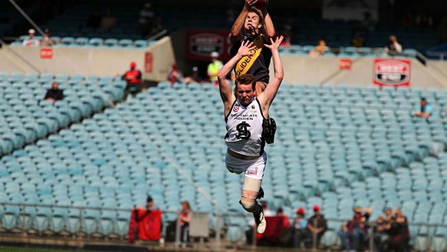 Glenelg’s Sam Shaw marks strongly in the 2011 elimination final. Picture: Deb Curtis/SANFL