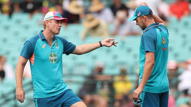 Andrew McDonald chats to Josh Hazlewood before the January SCG Test.