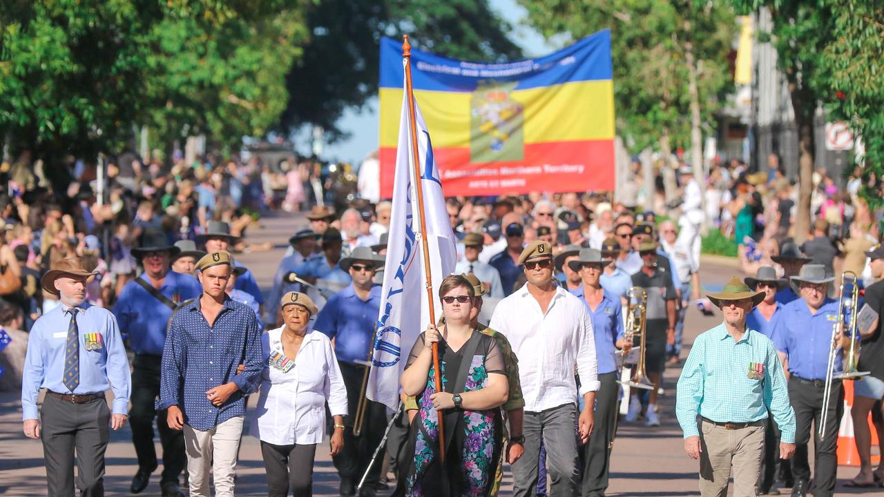 Legatees head the marchers on Darwin's Knuckey St commemorating ANZAC Day 2021. Picture Glenn Campbell