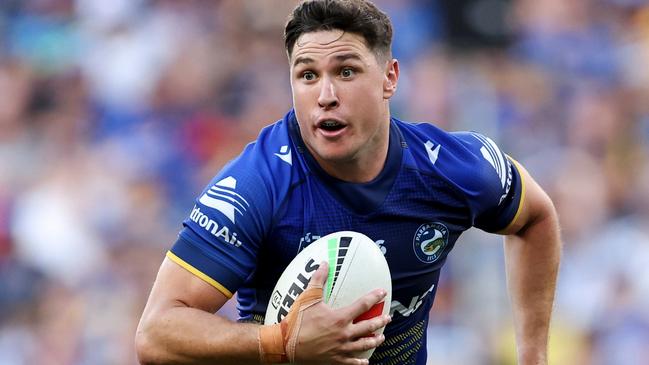 SYDNEY, AUSTRALIA - MARCH 09: Mitchell Moses of the Eels runs the ball during the round one NRL match between Parramatta Eels and Canterbury Bulldogs at CommBank Stadium, on March 09, 2024, in Sydney, Australia. (Photo by Brendon Thorne/Getty Images)