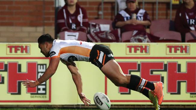 David Nofoaluma scores one of his 17 tries this season.