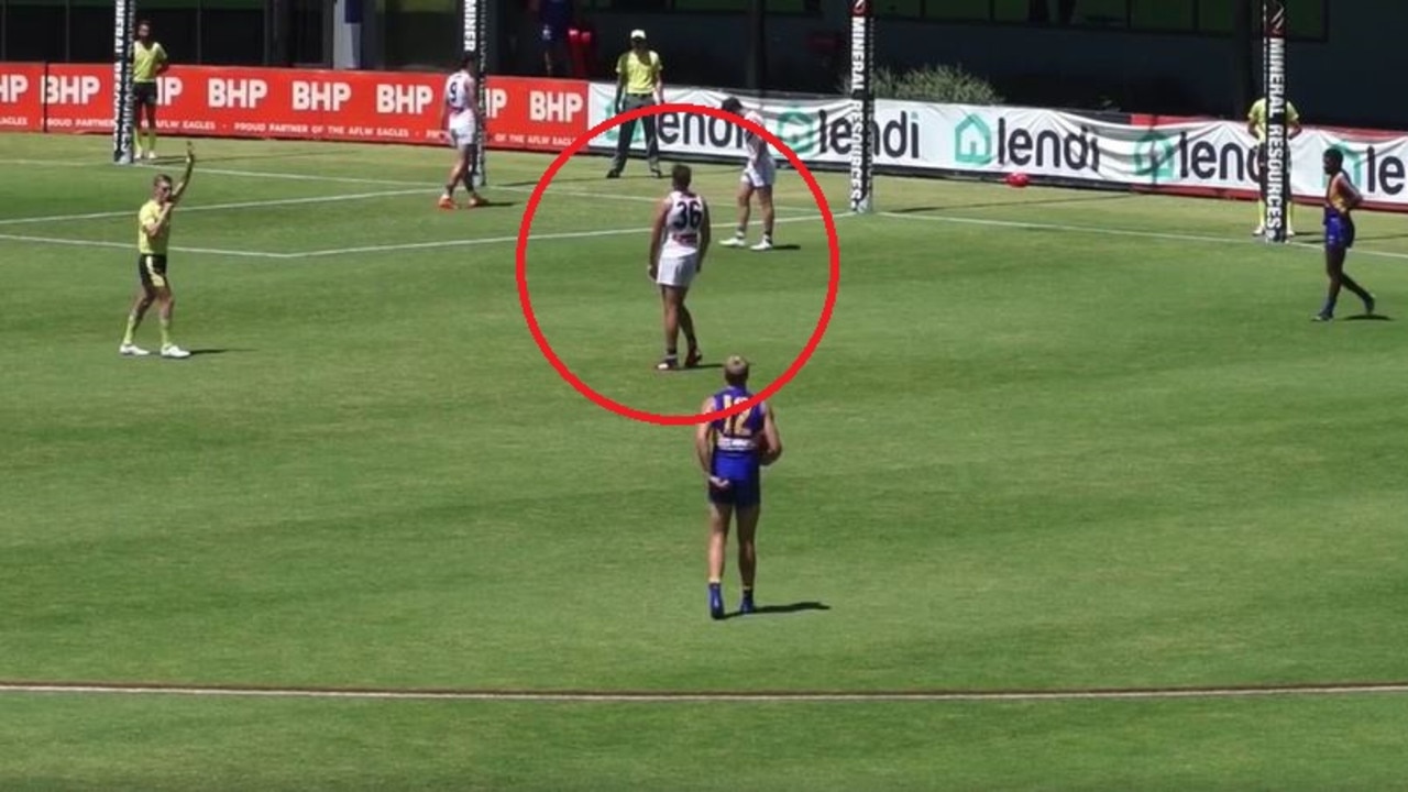 Fans have again been left confused over the 'stand' rule following this incident in Fremantle's scratch match against West Coast.
