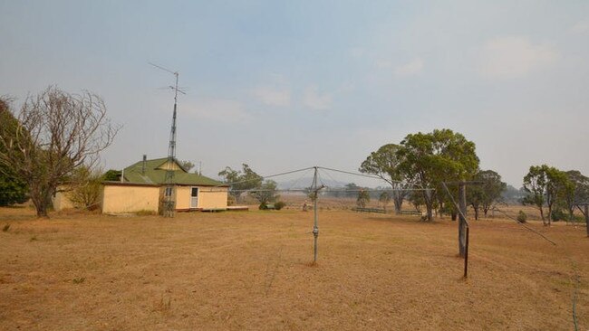 From a quaint one bedroom Queenslander in the countryside to larger houses in the hustle and bustle of town and even a former cattle homestead are up for lease in the Granite Belt right now.