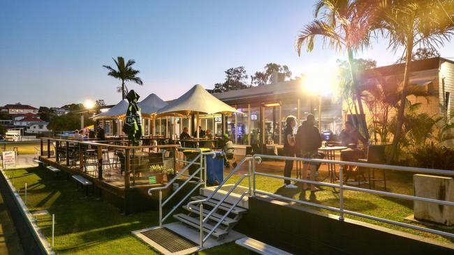 Bulimba Bowlo has a burger bar, castle.