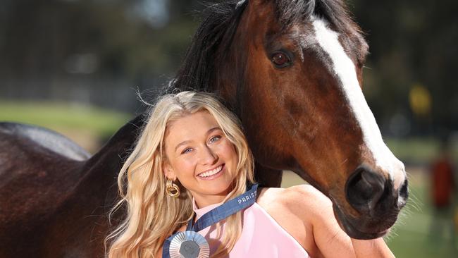 Aussie Olympic silver medal winning athlete Jessica Hull with thoroughbred trick horse Ty for Caulfield Guineas race day.                     Picture: David Caird