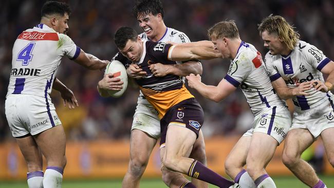 Oates is a strong ball runner. Photo: NRL Photos