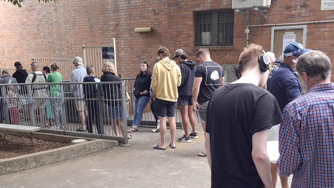 The line to vote at Coffs Harbour High School.