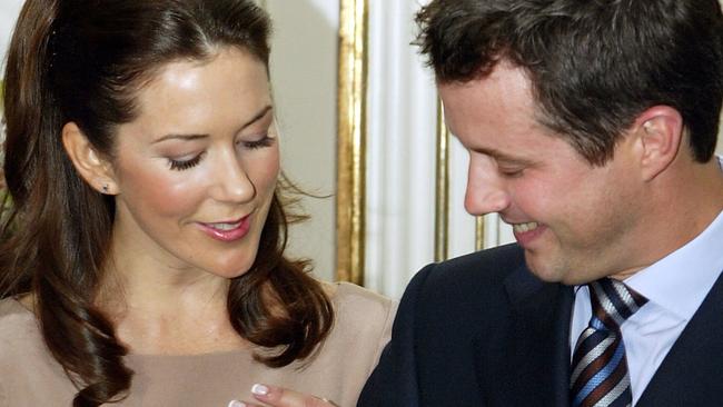 Mary Elizabeth Donaldson and His Royal Highness Crown Prince Frederik of Denmark show their engagement ring to the media during a press conference at Fredensborg Castle October 8, 2003 in Copenhagen, Denmark. Picture: Getty Images