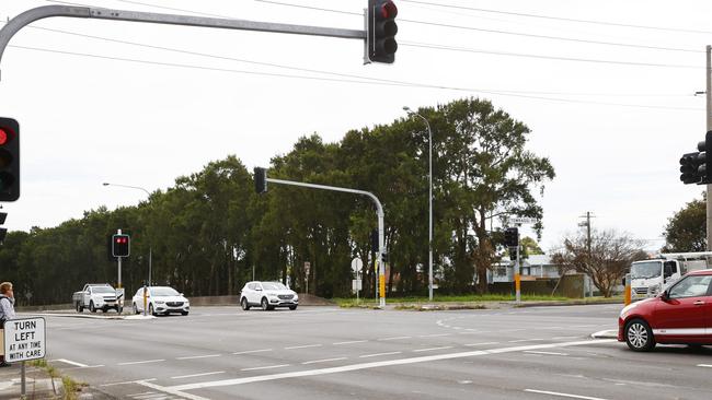 The crash scene on the corner of Memorial Drive and Towradgi Road in Towradgi in Wollongong. Picture: Richard Dobson / The Daily Telegraph