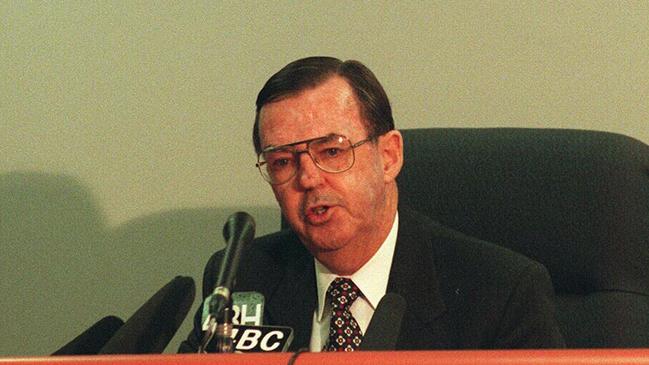 Justice Bill Carter presiding during the 1997 Carter Inquiry into Gold Coast police corruption.