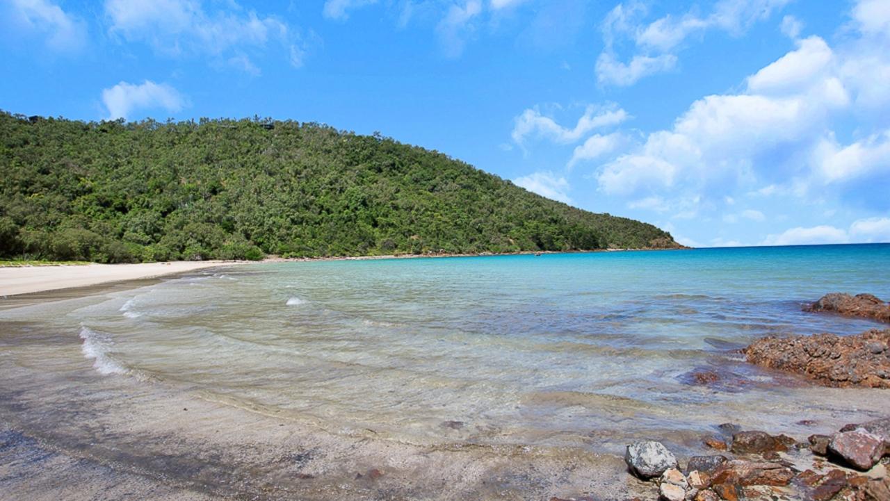 Basil Bay Beach at Keswick Island. Picture: Mackay Tourism