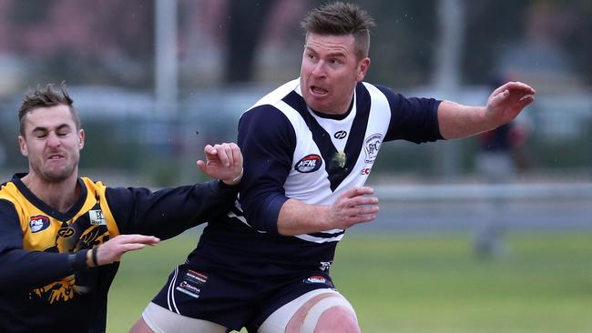 Gary Moorcroft in action for Bundoora.