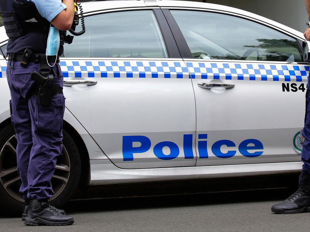 SYDNEY, AUSTRALIA - NewsWire Photos JANUARY, 19, 2021: Police officers seen on Sydney's North Shore on duty, in Sydney, Australia. Picture: NCA NewsWire / Gaye Gerard