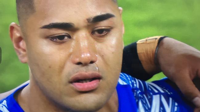 Emotional scenes during the Samoan anthem. Pic: Fox League