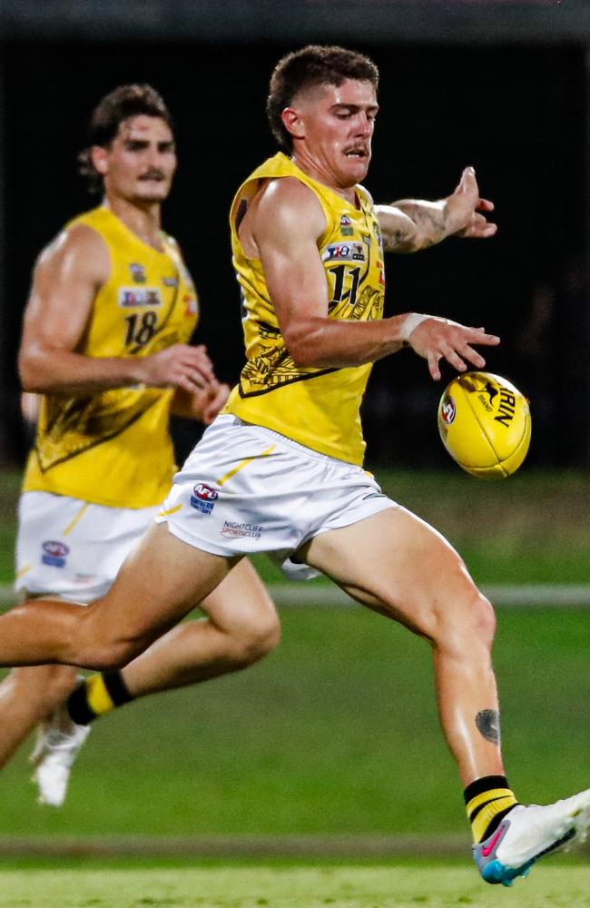 Sean Hunter playing for the Nightcliff Tigers in the 2024-25 NTFL season. Picture: Celina Whan / AFLNT Media