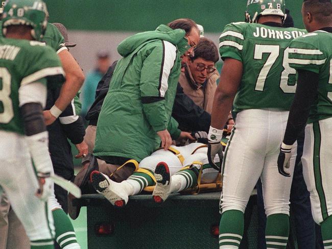 Former Jets star Dennis Byrd, 50, is killed in a head-on crash after his  Hummer collides with car driven by a 17-year-old that veered into his lane