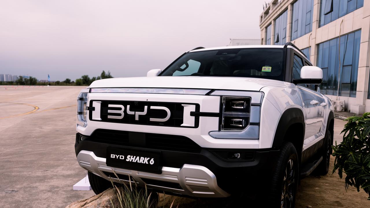 BYD Shark 6 plug-in hybrid ute