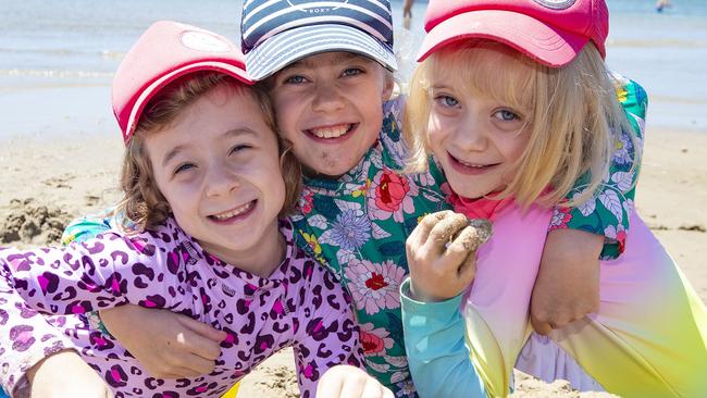 Sisters Eloise, Chloe and Elise enjoy the Boxing Day weather at Blairgowrie. Picture: Sarah Matray