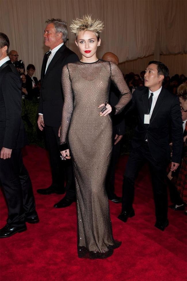 Miley Cyrus attends the 2013 Met Gala.