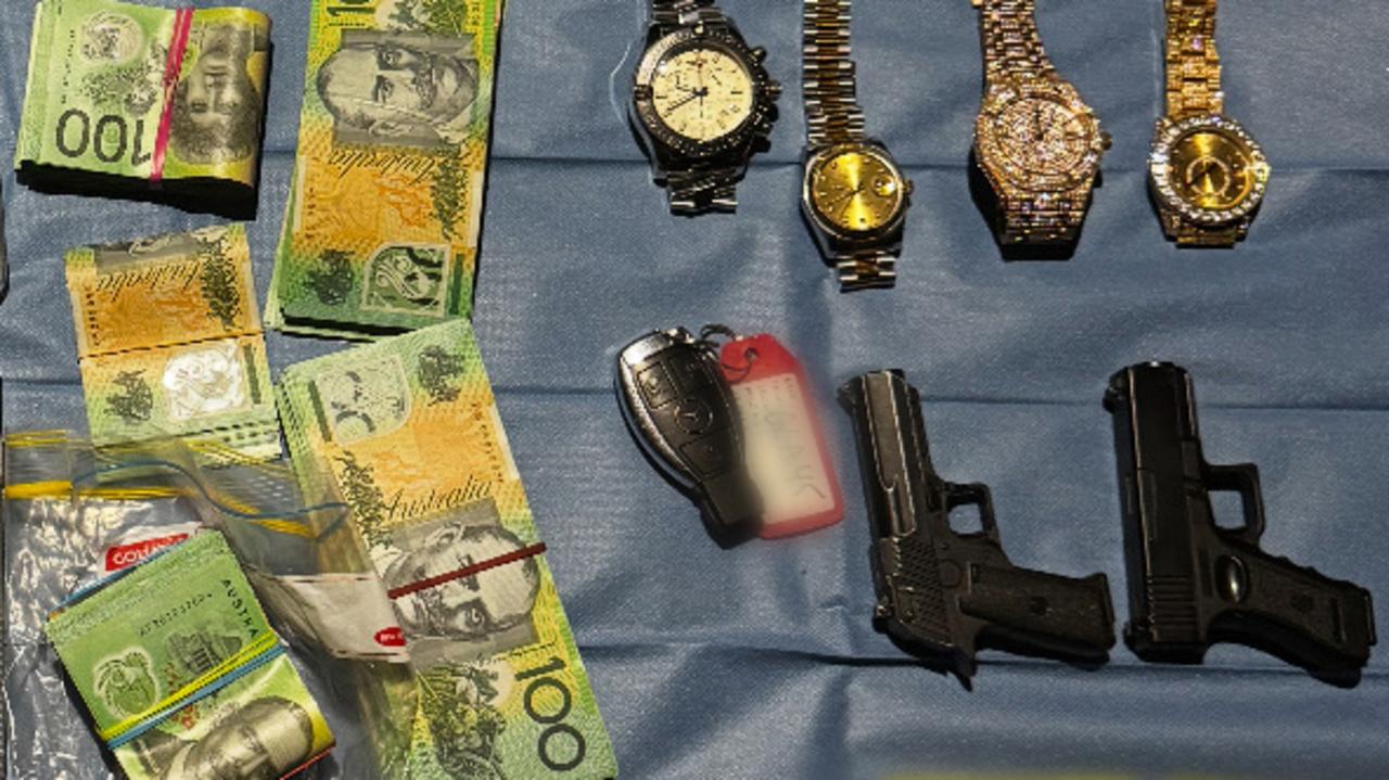 Routine traffic stop uncovers weapons, drugs and $55k