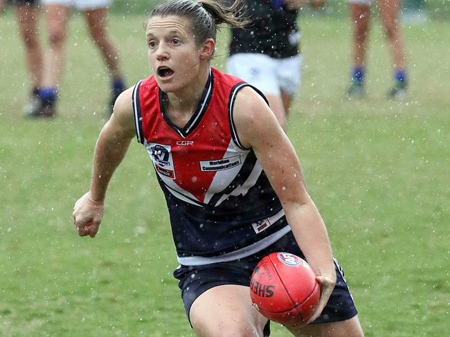 Kate Tyndall in action for Darebin Falcons. Picture: Rob Lawson Photography