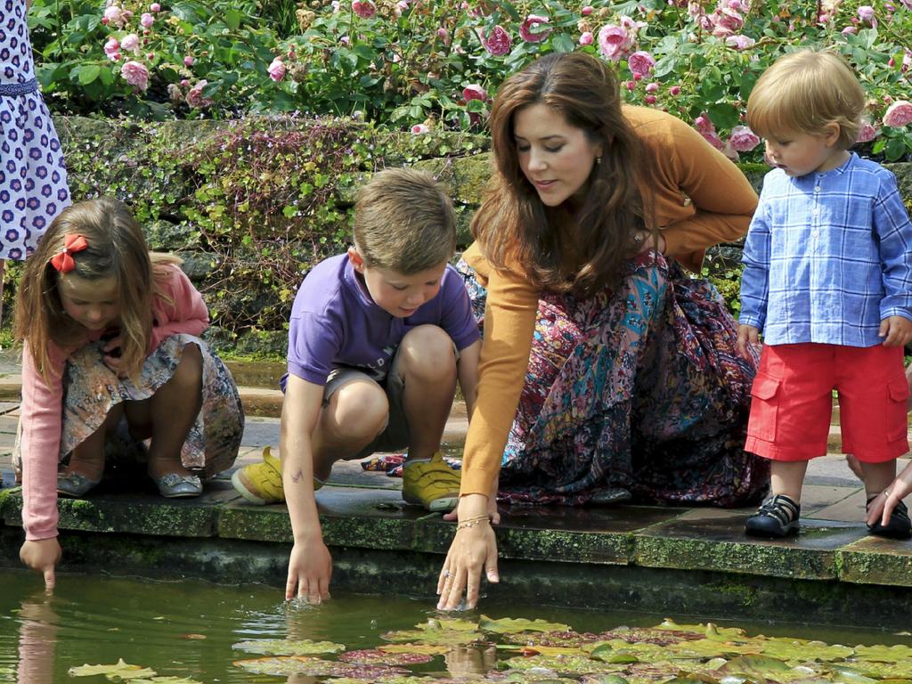 Princess Mary plays with the children at Grasten Palace. Anders Brohus/Polfoto/AP