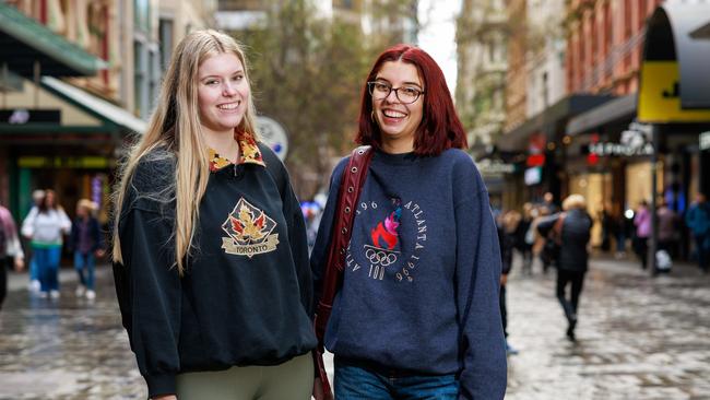 Genevieve Barth and Kelsey Partridge say they are still able to get vapes from dodgy tobacconists. Picture: Justin Lloyd