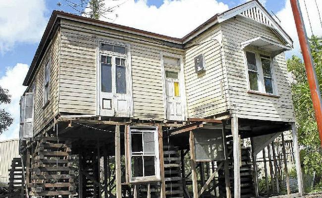 LAST LOOK: The house in Little Keen St ready for removal. Picture: Dominic Feain