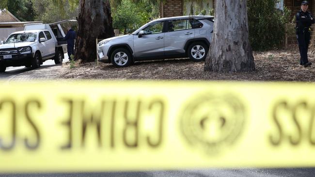 ADELAIDE, AUSTRALIA - NewsWIRE Photos NOVEMBER 16, 2023: Police and Major Crime Detectives at the scene of an unexplained death on St Margarets Cres, Felixstowe, SA. Picture: NCA NewsWIRE / Emma Brasier