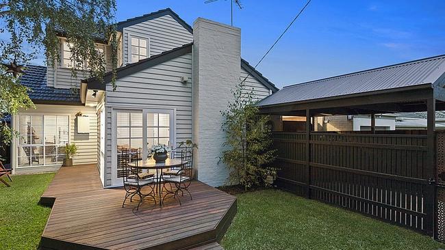 1/25 Booker Street, Cheltenham, sold for $1.331m.