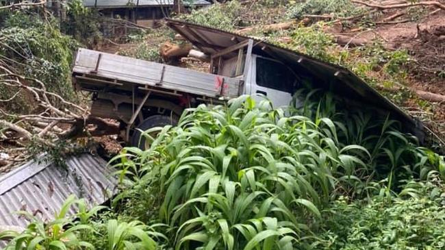 Residents are calling for Resilience NSW to come to them as many cars were lost in landslides.